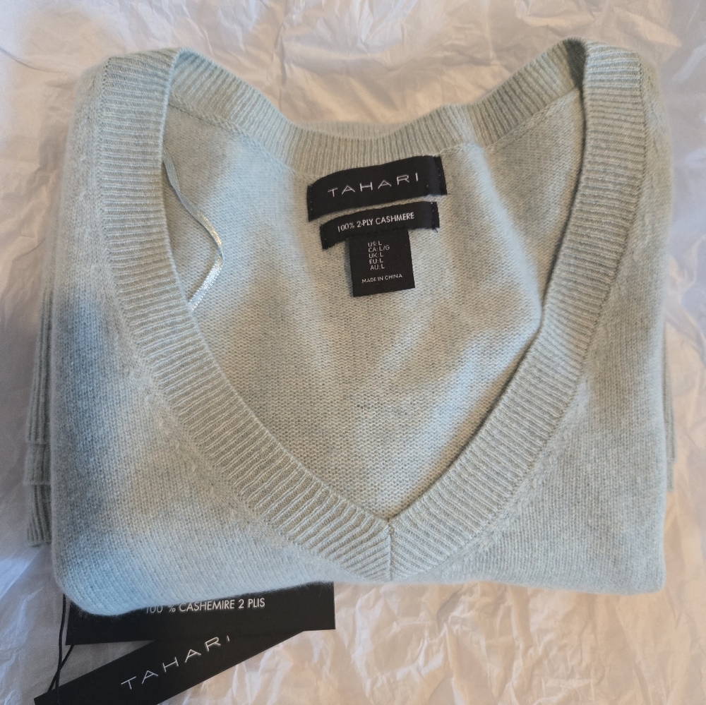 Tahari Light Gray Cashmere Sweater